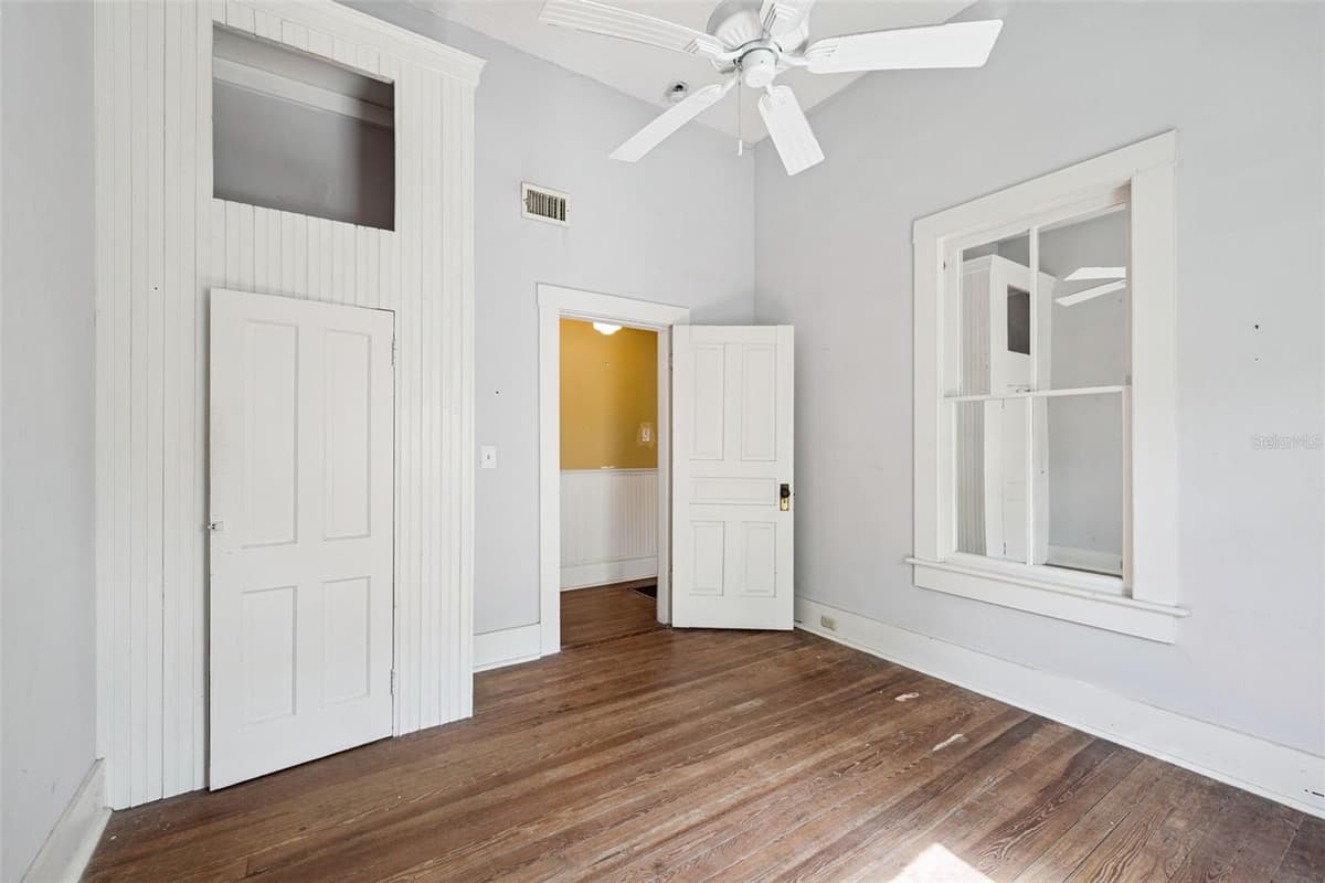 251 HORATIO AVENUE — photo 20 of 50