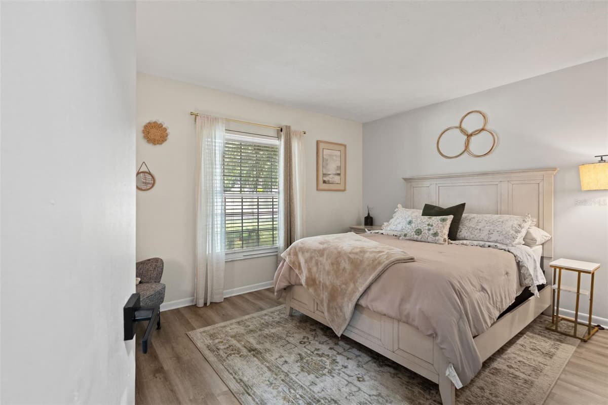 15521 WETSTONE DRIVE — photo 14 of 26