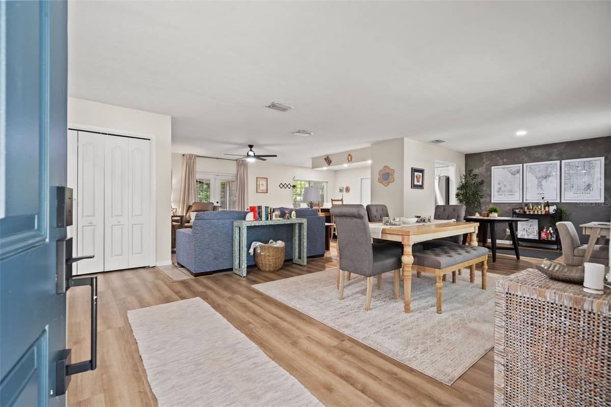 15521 WETSTONE DRIVE — photo 2 of 26