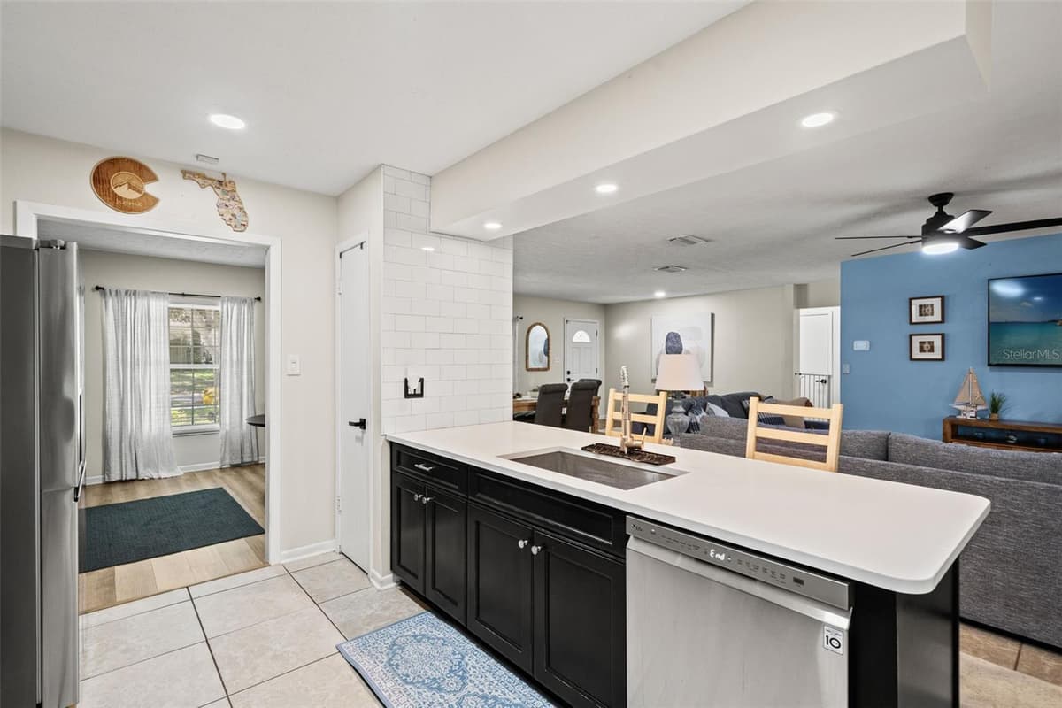 15521 WETSTONE DRIVE — photo 9 of 26