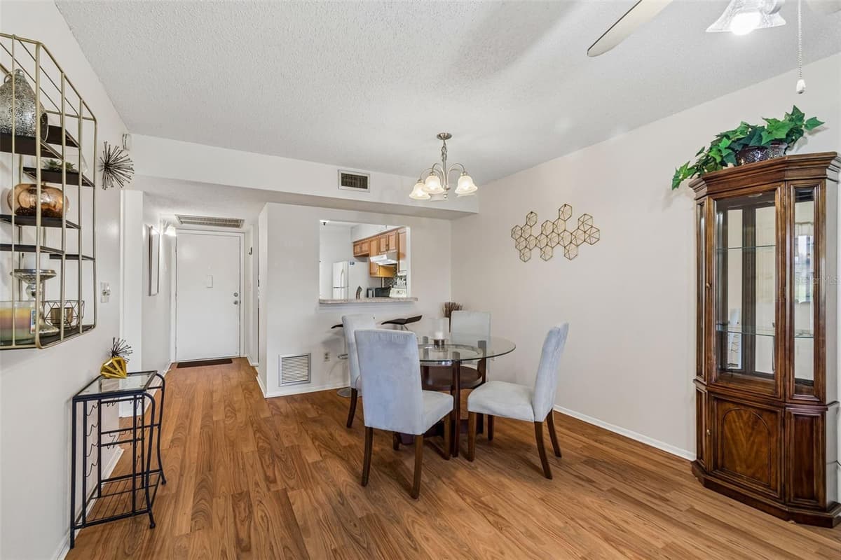 11110 CARRIAGE HILL DRIVE — photo 9 of 87