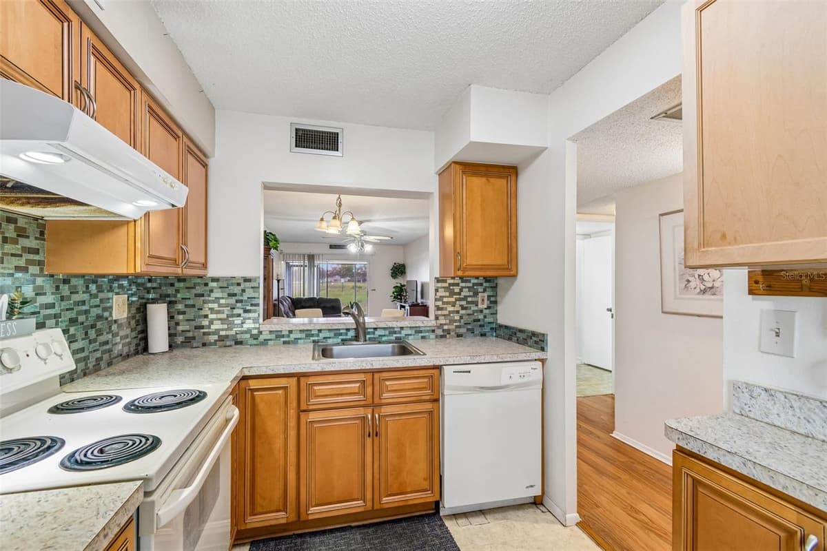 11110 CARRIAGE HILL DRIVE — photo 17 of 87