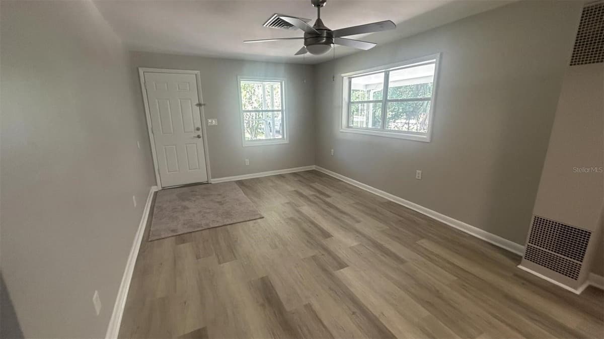4316 CLEWIS AVENUE — photo 8 of 28