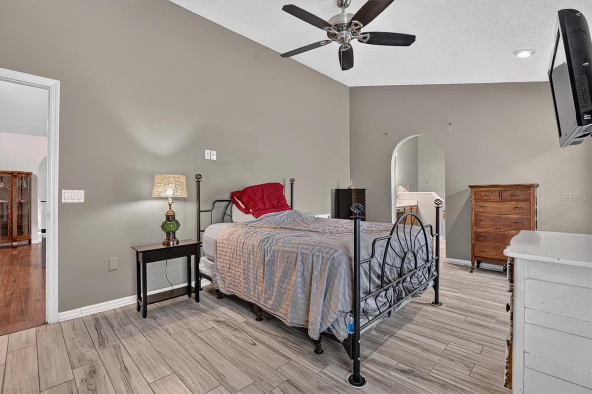 2902 AFTON CIRCLE — photo 23 of 52