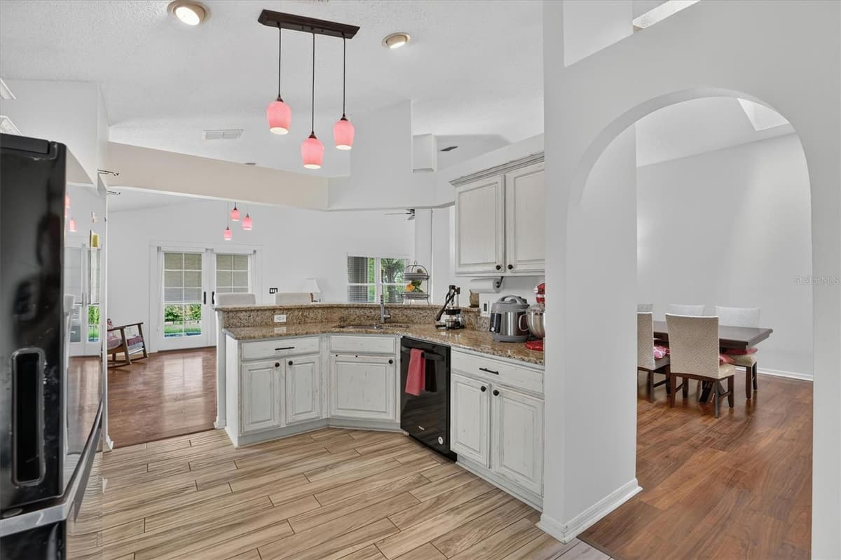 2902 AFTON CIRCLE — photo 14 of 52
