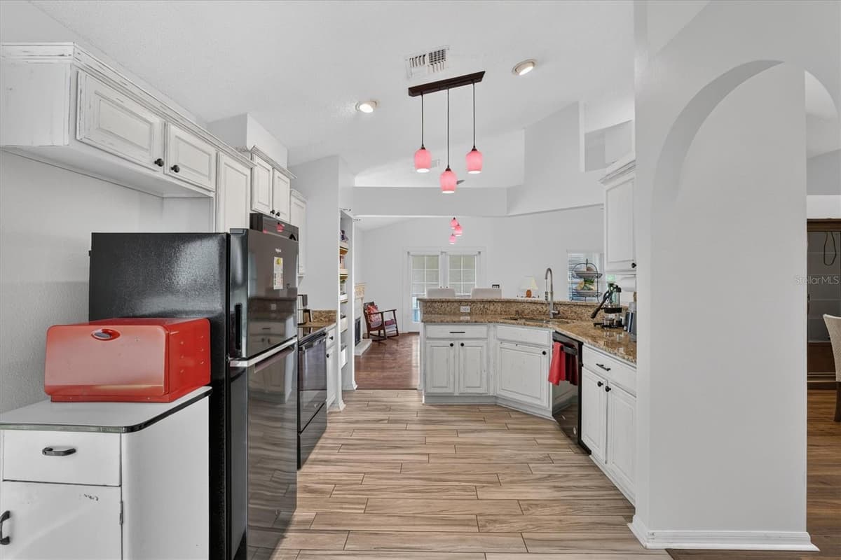 2902 AFTON CIRCLE — photo 13 of 52