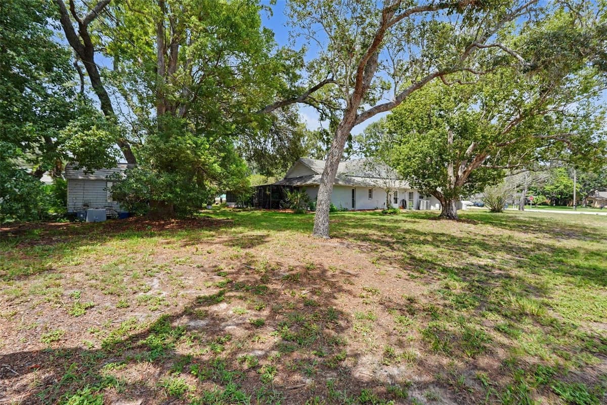 8251 EARLSHIRE LANE — photo 40 of 50