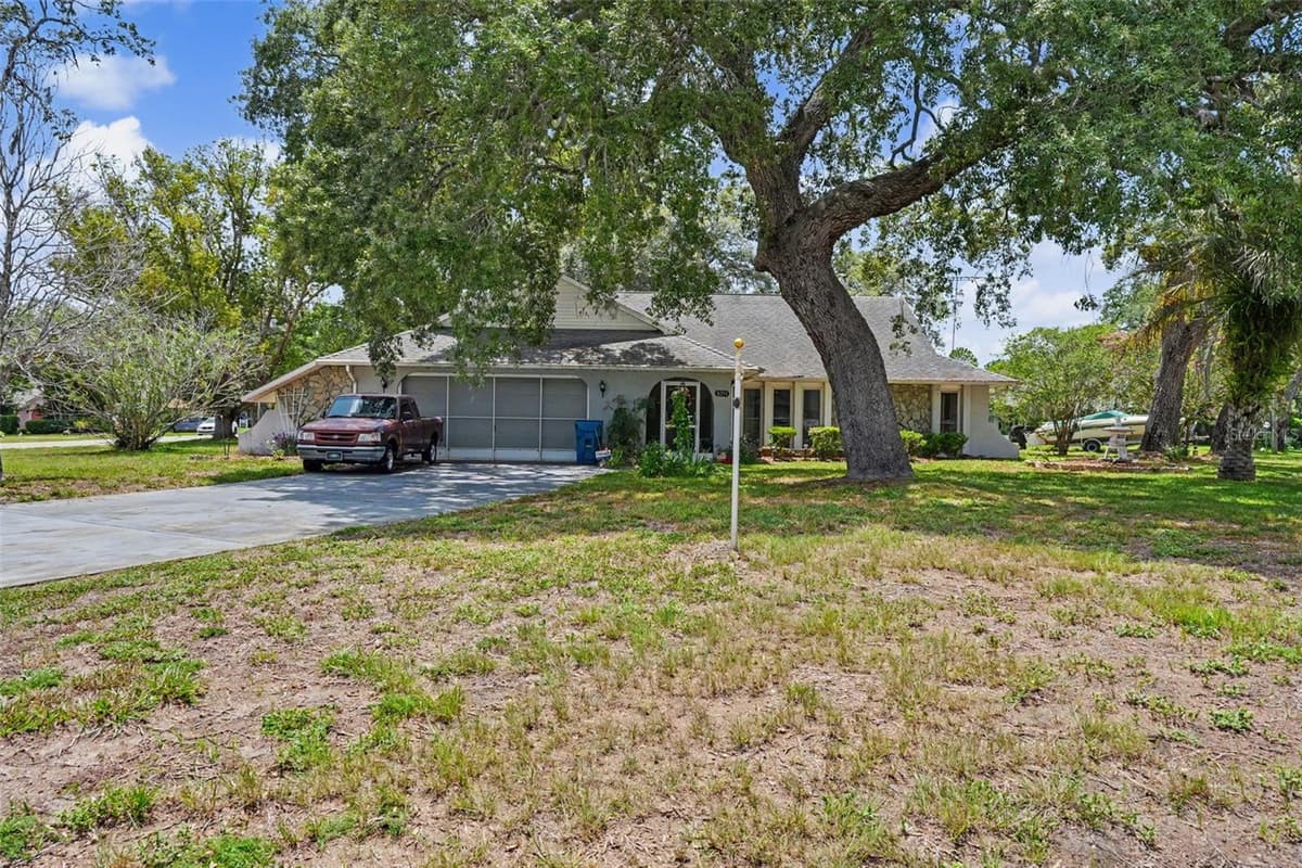 8251 EARLSHIRE LANE — photo 47 of 50