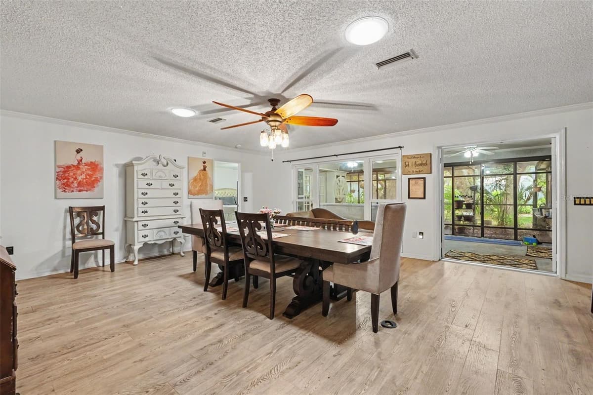 8251 EARLSHIRE LANE — photo 31 of 50