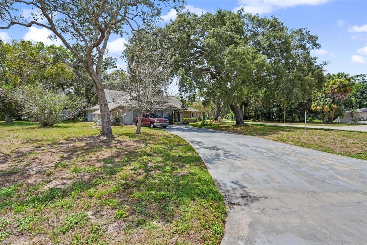 8251 EARLSHIRE LANE — photo 49 of 50