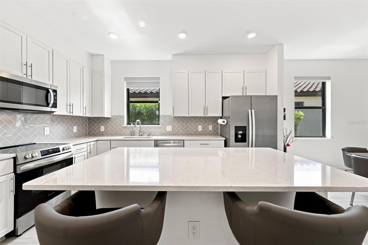 6713 ALSTEAD CIRCLE — photo 12 of 65