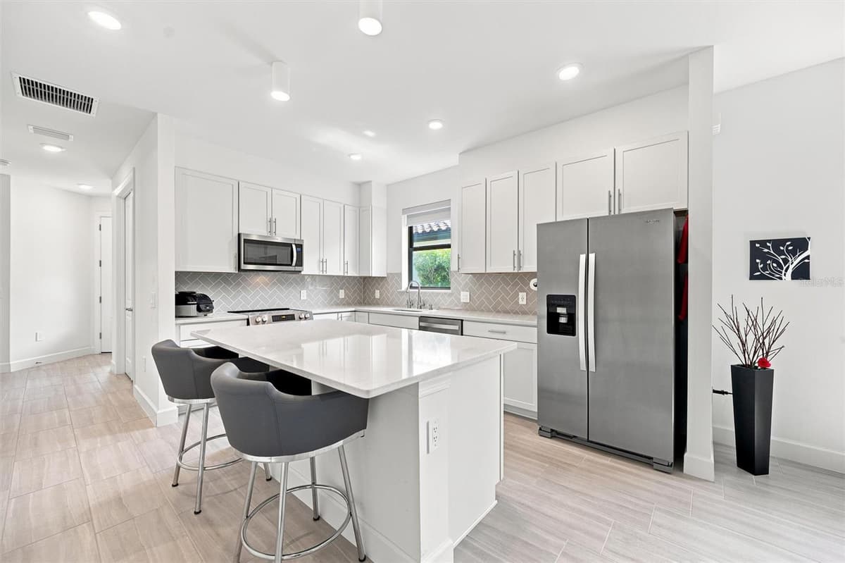 6713 ALSTEAD CIRCLE — photo 13 of 65