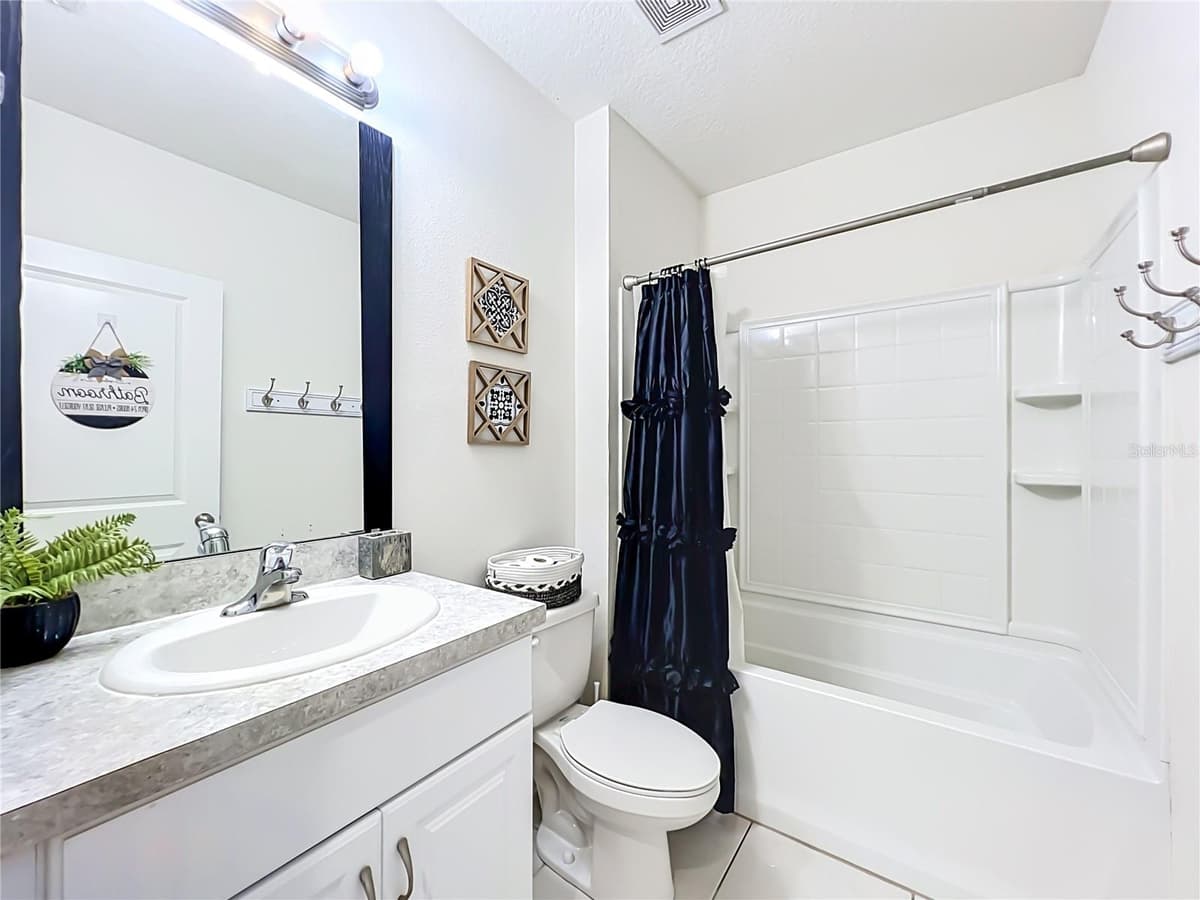 405 KESTREL DRIVE — photo 25 of 46