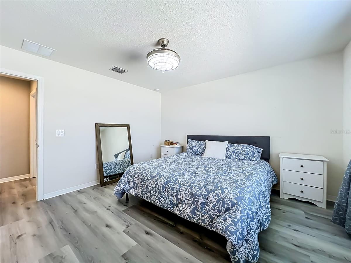 405 KESTREL DRIVE — photo 33 of 46