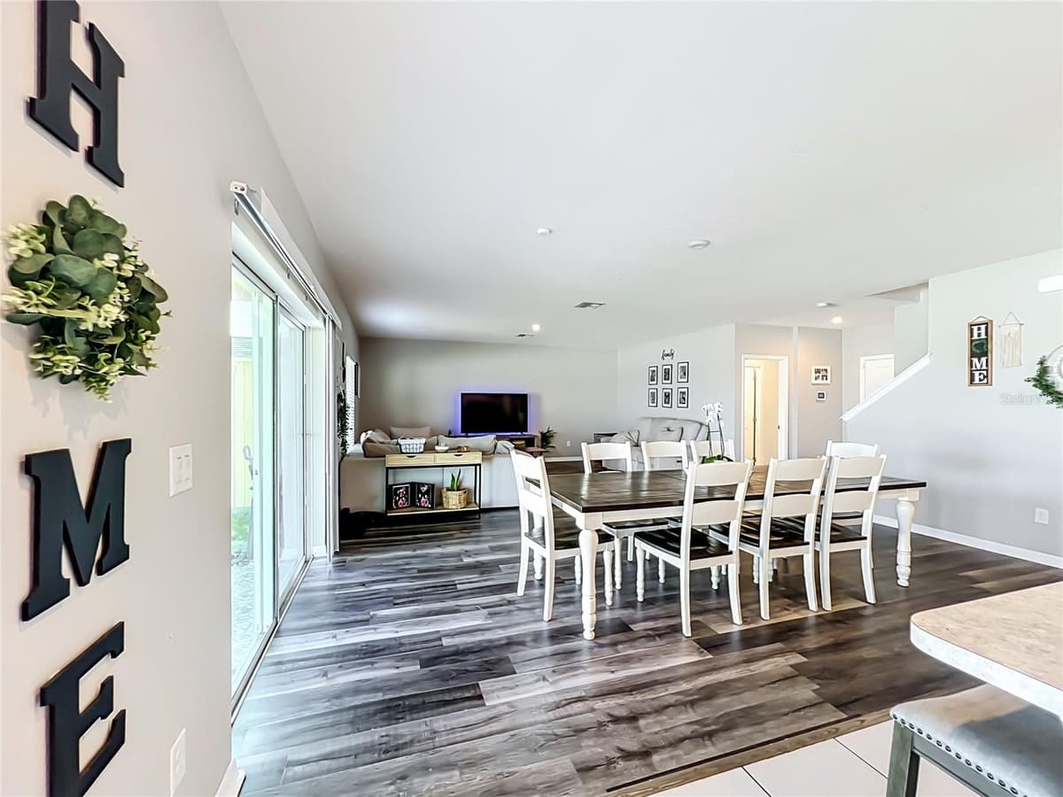 405 KESTREL DRIVE — photo 18 of 46