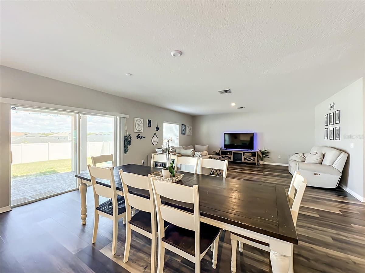 405 KESTREL DRIVE — photo 11 of 46