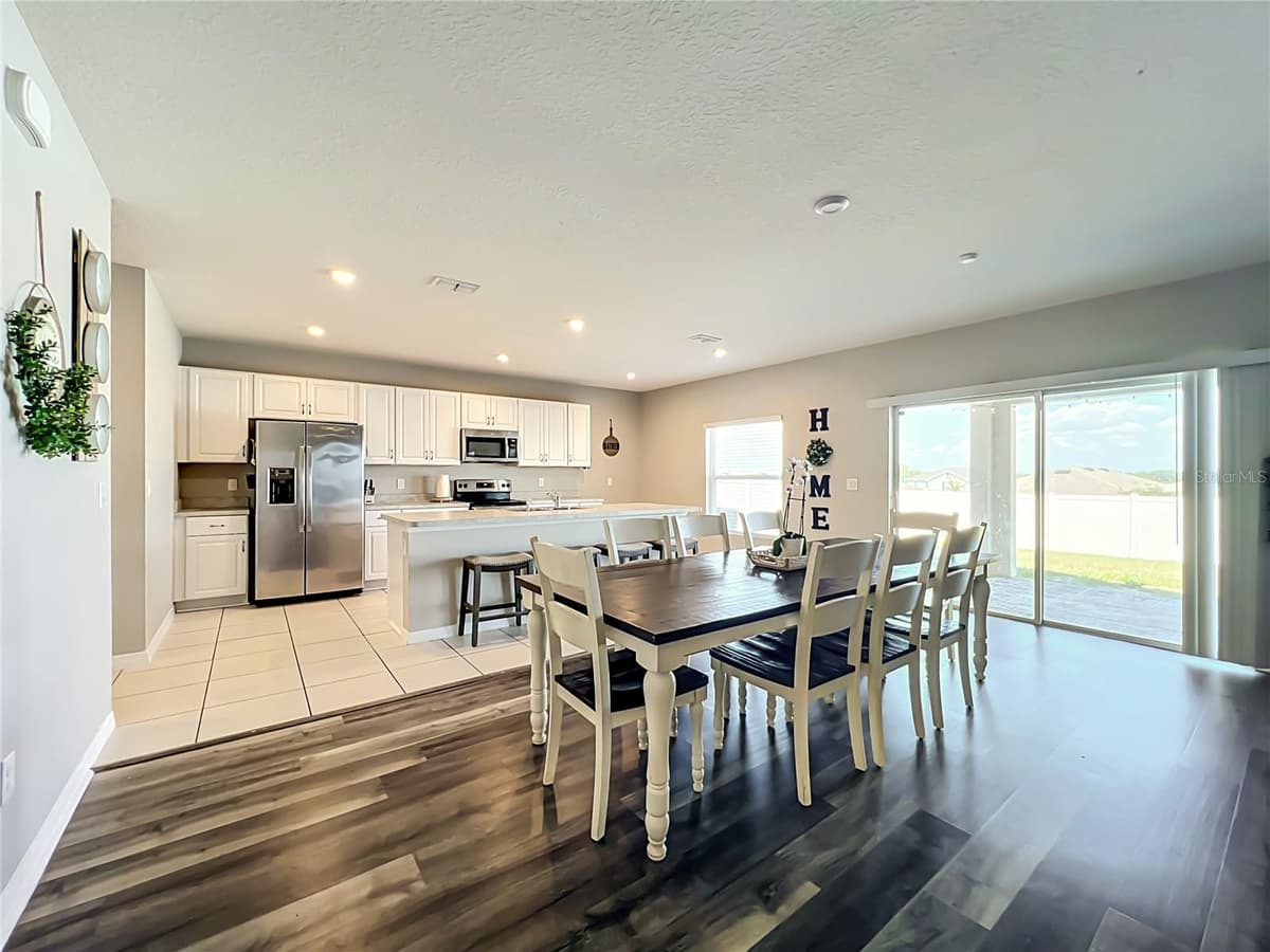 405 KESTREL DRIVE — photo 10 of 46