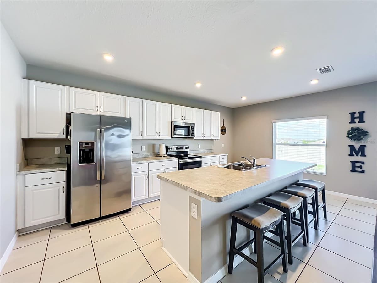 405 KESTREL DRIVE — photo 14 of 46