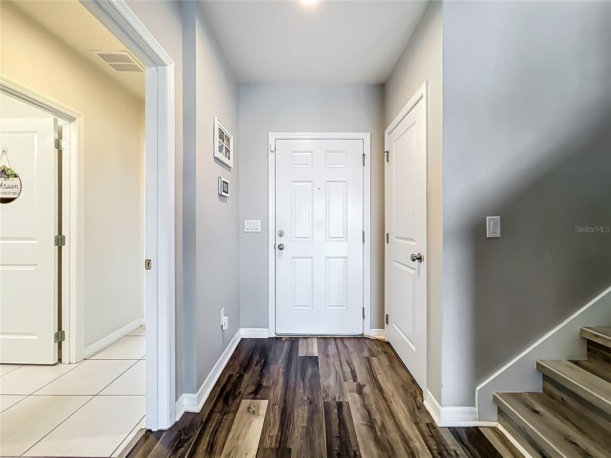 405 KESTREL DRIVE — photo 6 of 46