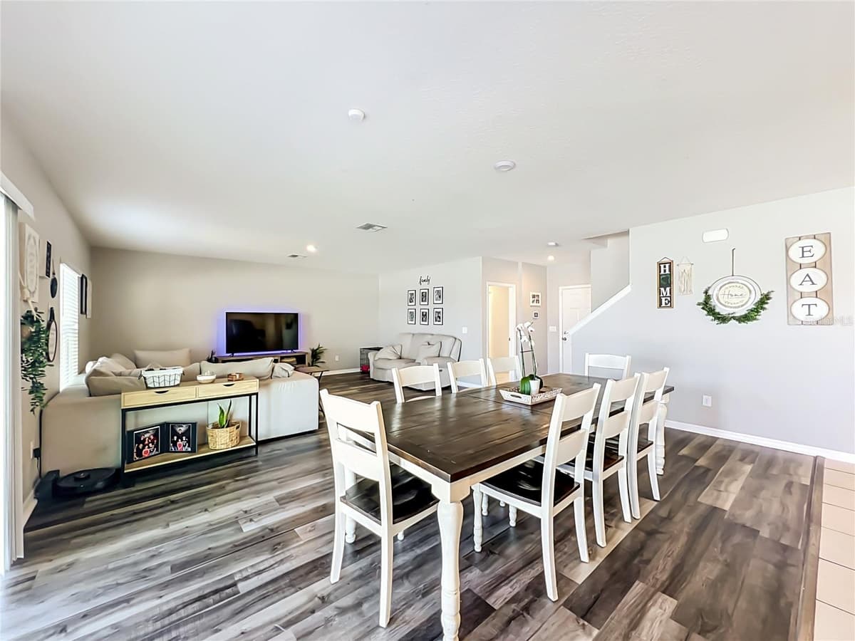 405 KESTREL DRIVE — photo 12 of 46