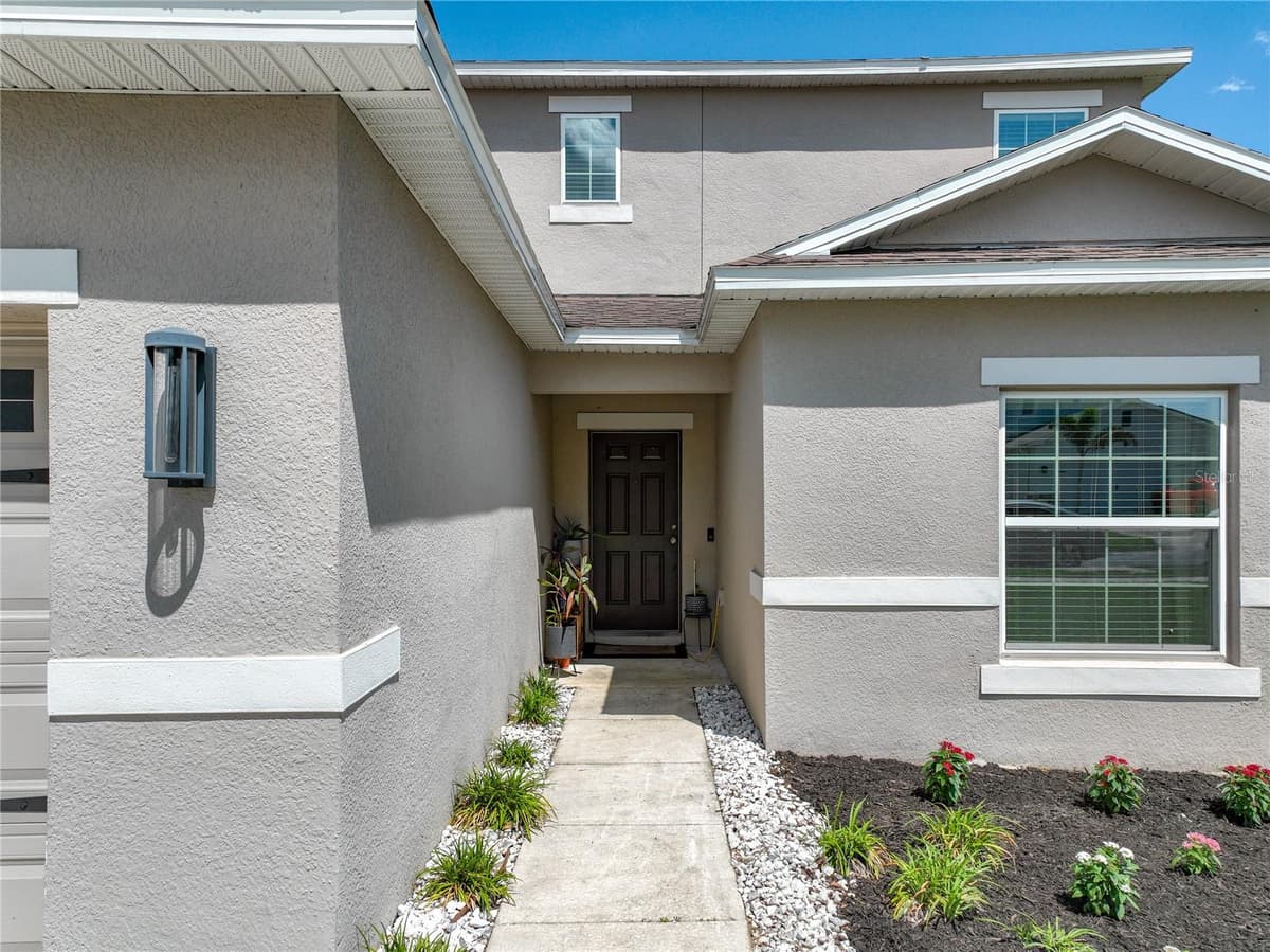 405 KESTREL DRIVE — photo 5 of 46