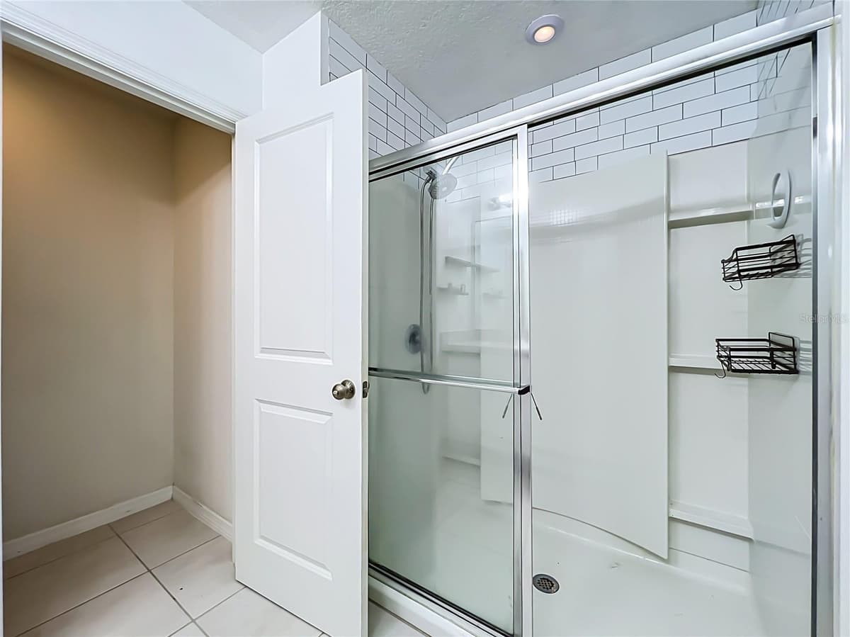 405 KESTREL DRIVE — photo 36 of 46