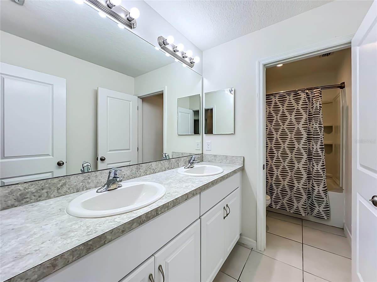 405 KESTREL DRIVE — photo 28 of 46