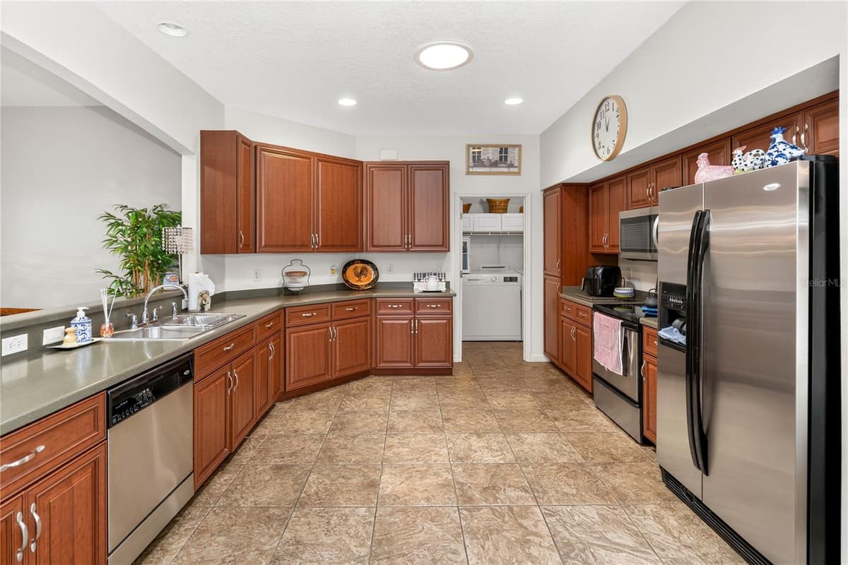 3393 BALTIC SEA BOULEVARD — photo 2 of 40