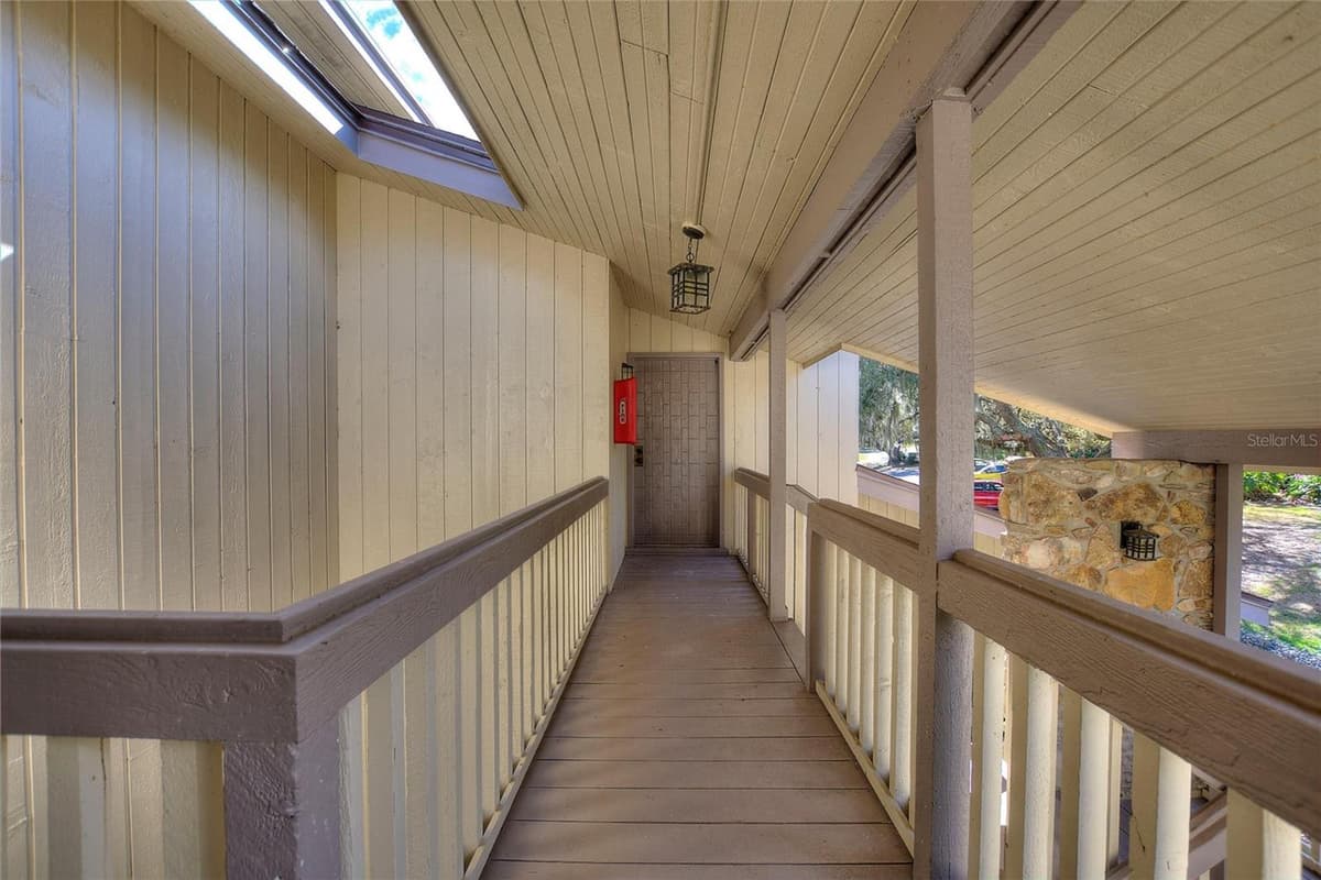 907 TENNIS WAY — photo 3 of 25