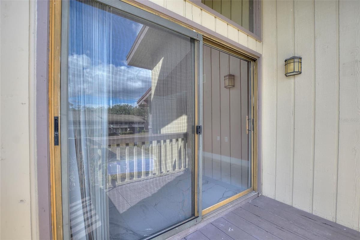 907 TENNIS WAY — photo 10 of 25