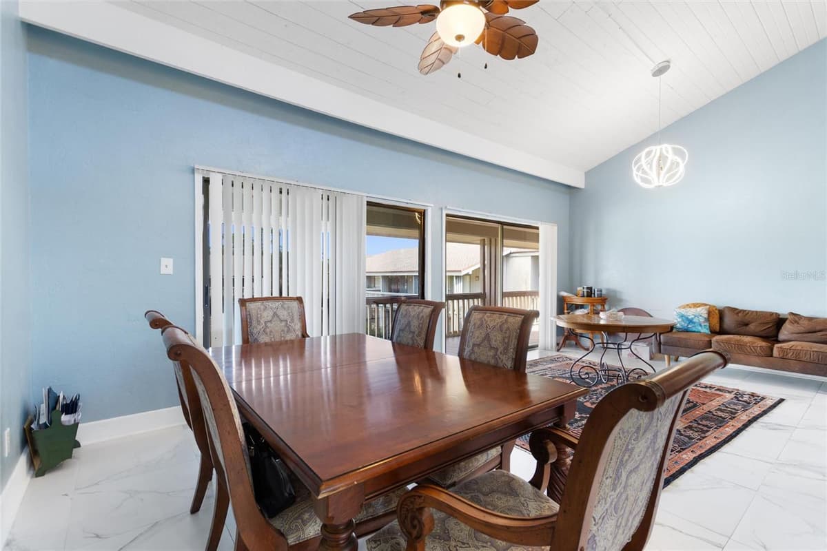 907 TENNIS WAY — photo 18 of 25