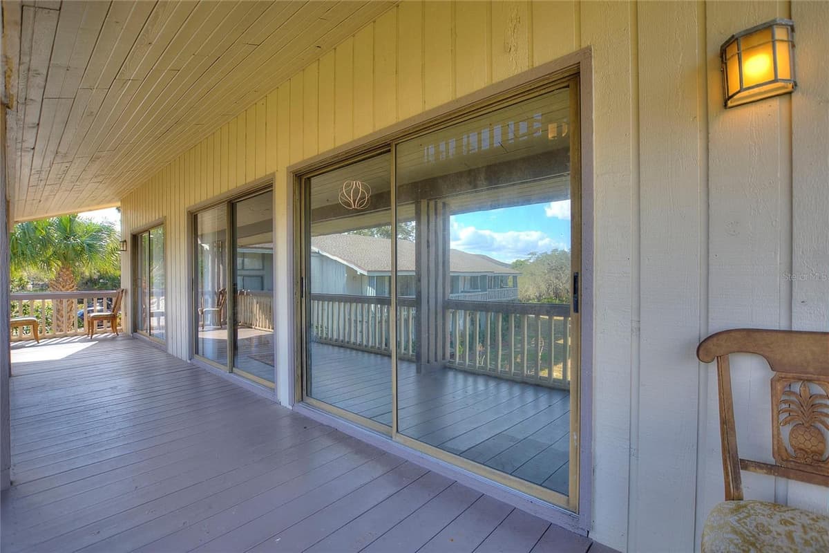 907 TENNIS WAY — photo 4 of 25