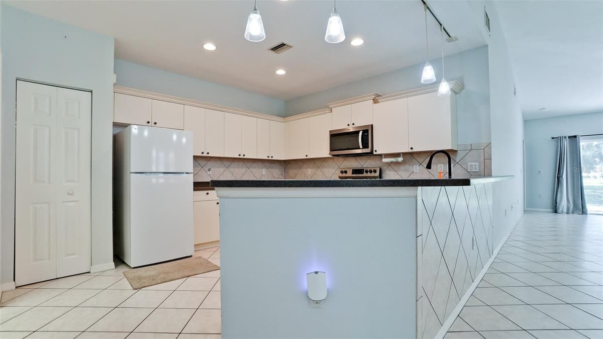 209 28TH STREET — photo 15 of 60