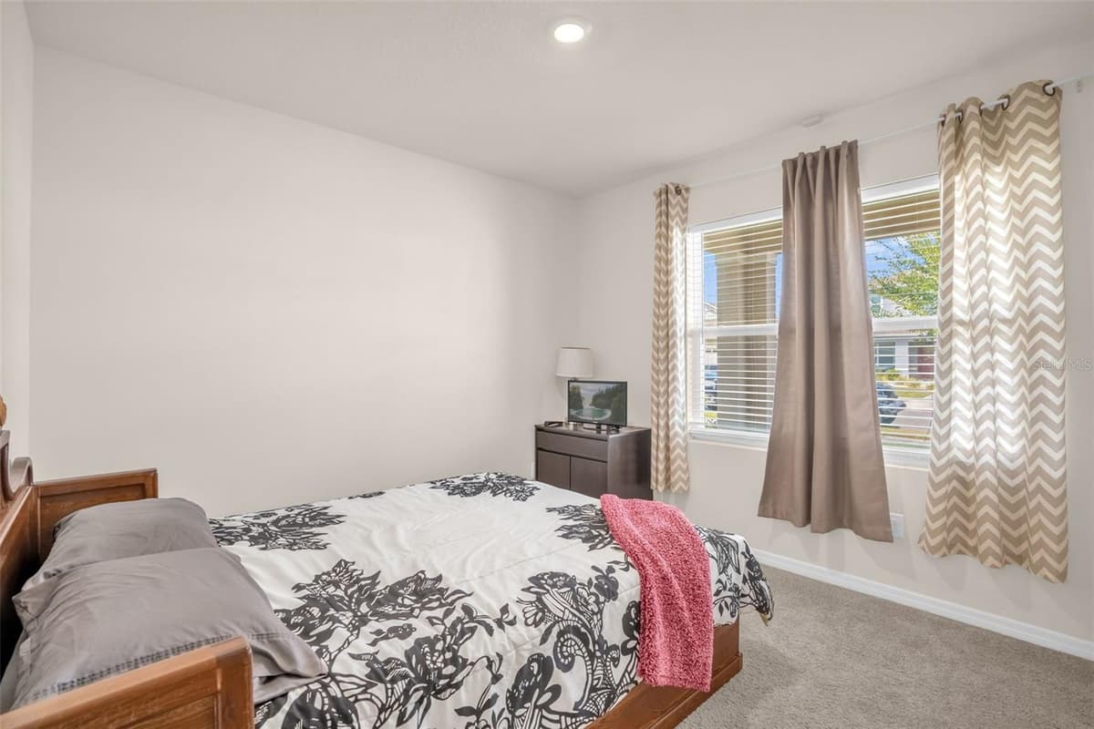 5242 MAHOGANY DRIVE — photo 12 of 32