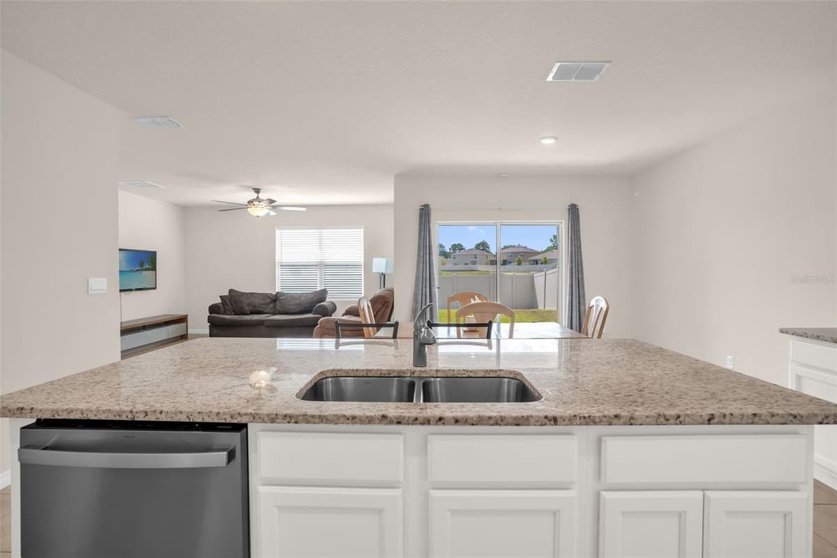 5242 MAHOGANY DRIVE — photo 10 of 32