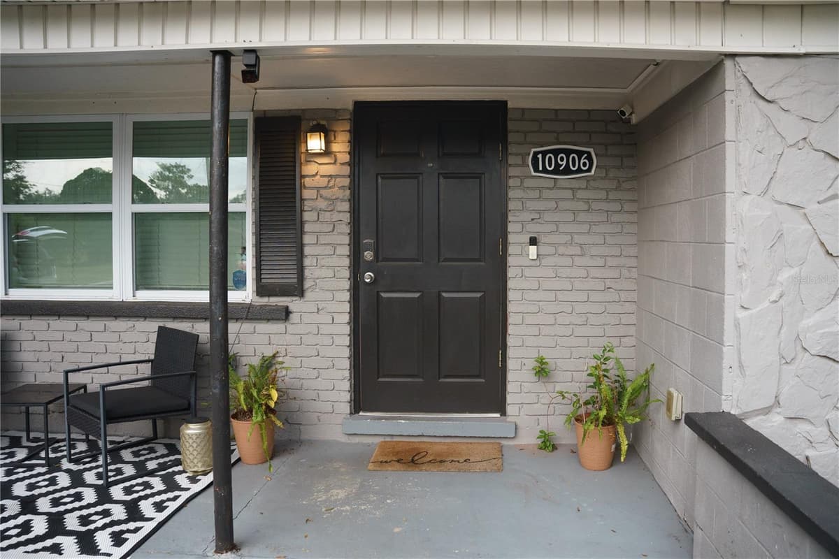 10906 LANTANA AVENUE — photo 5 of 38