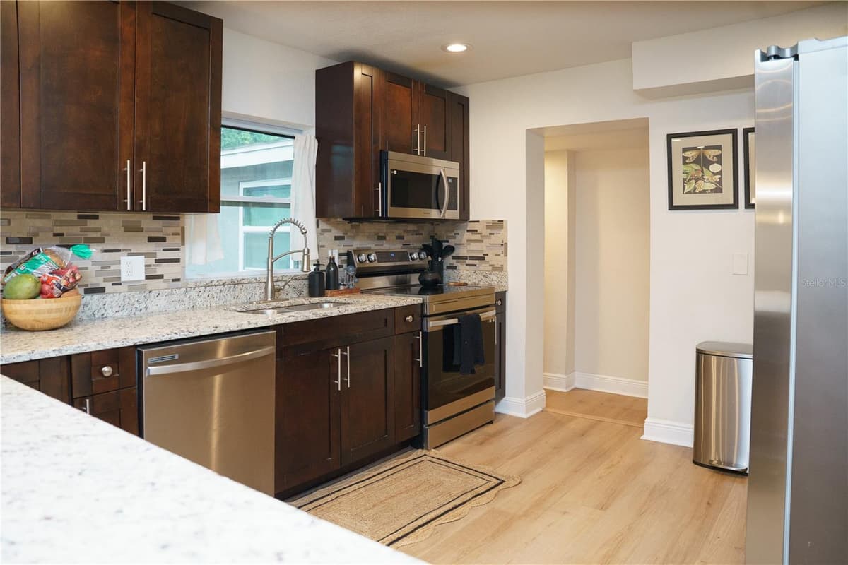 10906 LANTANA AVENUE — photo 24 of 38