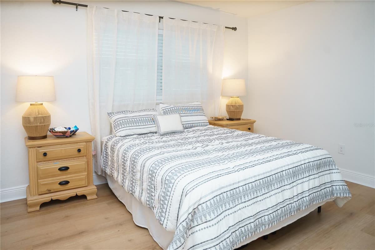 10906 LANTANA AVENUE — photo 15 of 38