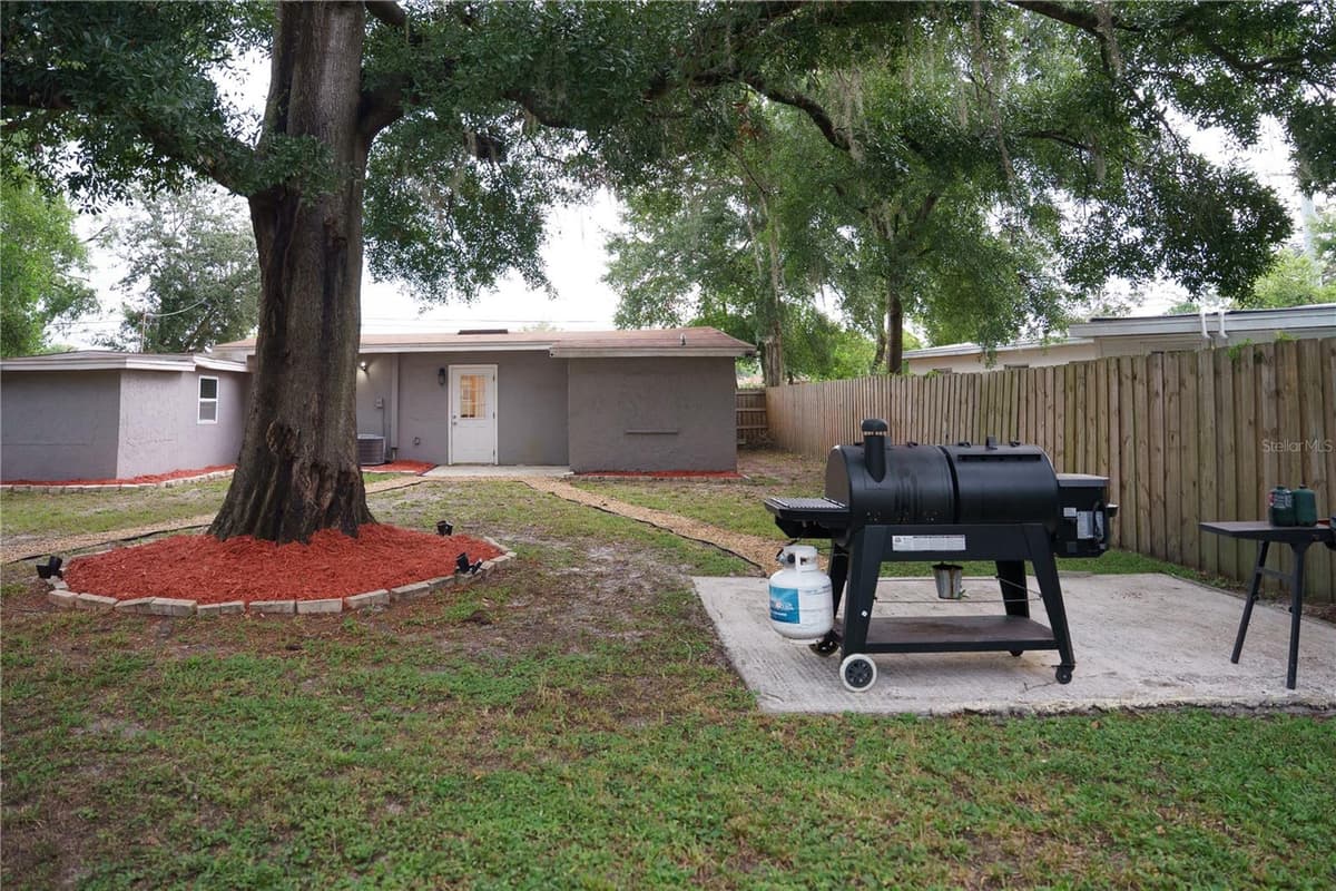 10906 LANTANA AVENUE — photo 32 of 38