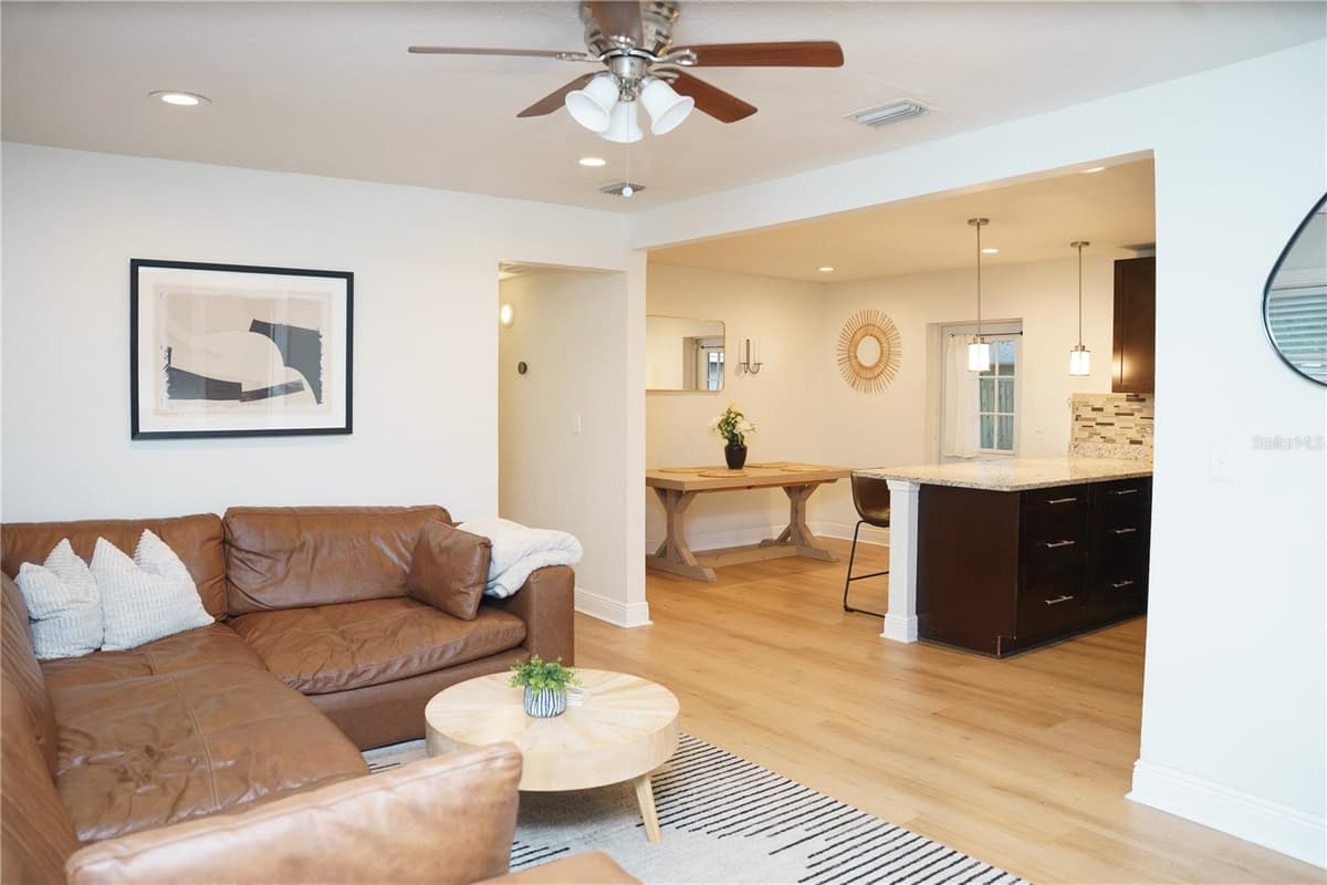 10906 LANTANA AVENUE — photo 6 of 38
