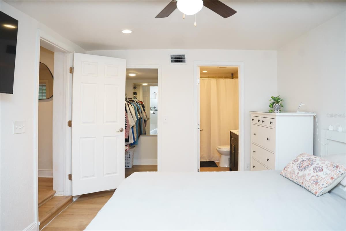 10906 LANTANA AVENUE — photo 11 of 38
