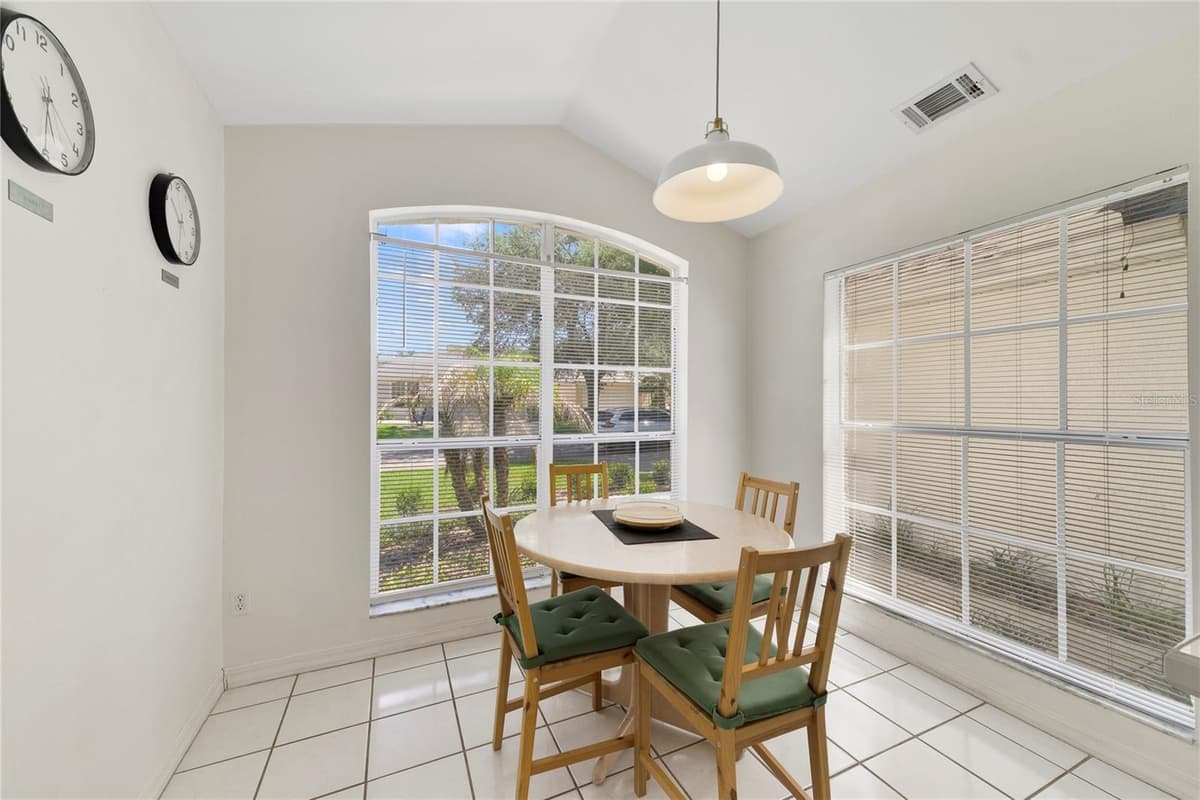 2135 MALLORY CIRCLE — photo 11 of 27