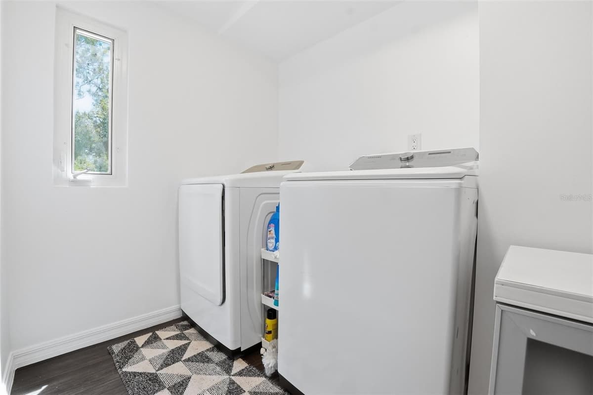 9295 LUNA DRIVE — photo 20 of 43