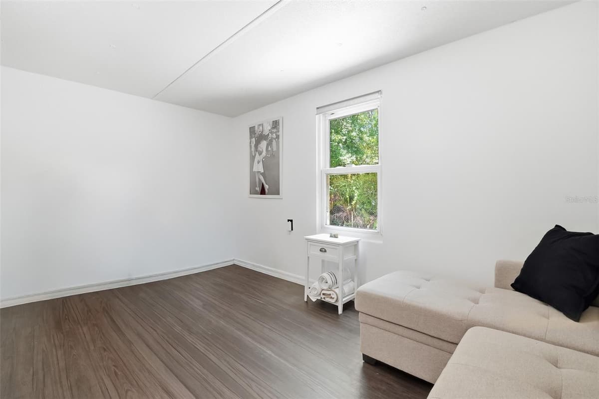 9295 LUNA DRIVE — photo 18 of 43