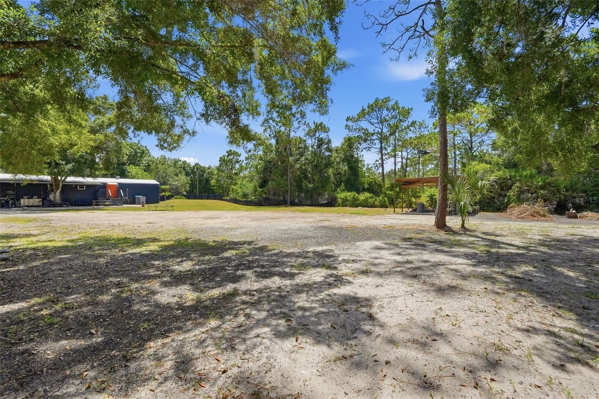 9295 LUNA DRIVE — photo 23 of 43