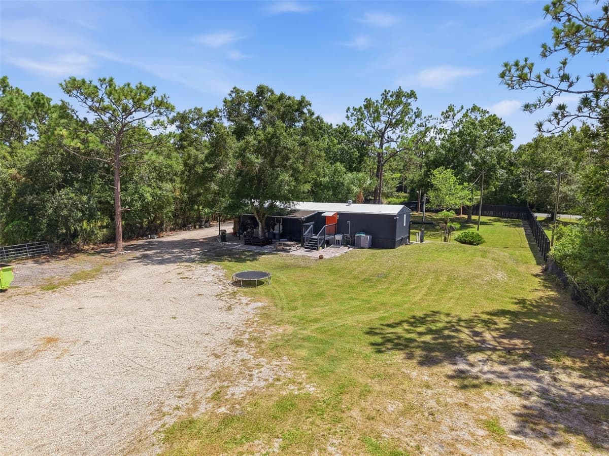 9295 LUNA DRIVE — photo 34 of 43