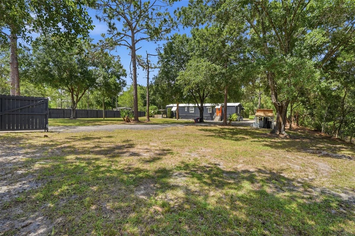 9295 LUNA DRIVE — photo 32 of 43
