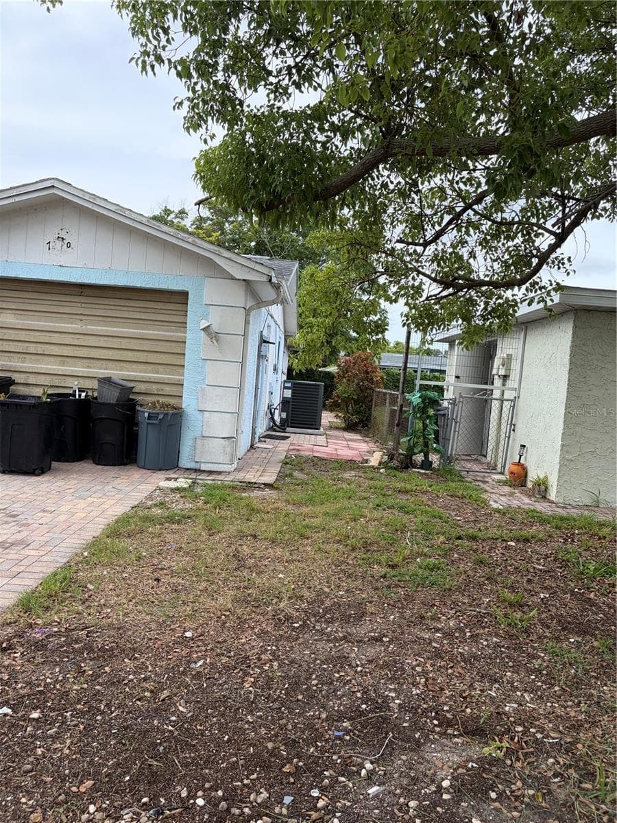7230 WESTWIND DRIVE — photo 3 of 32