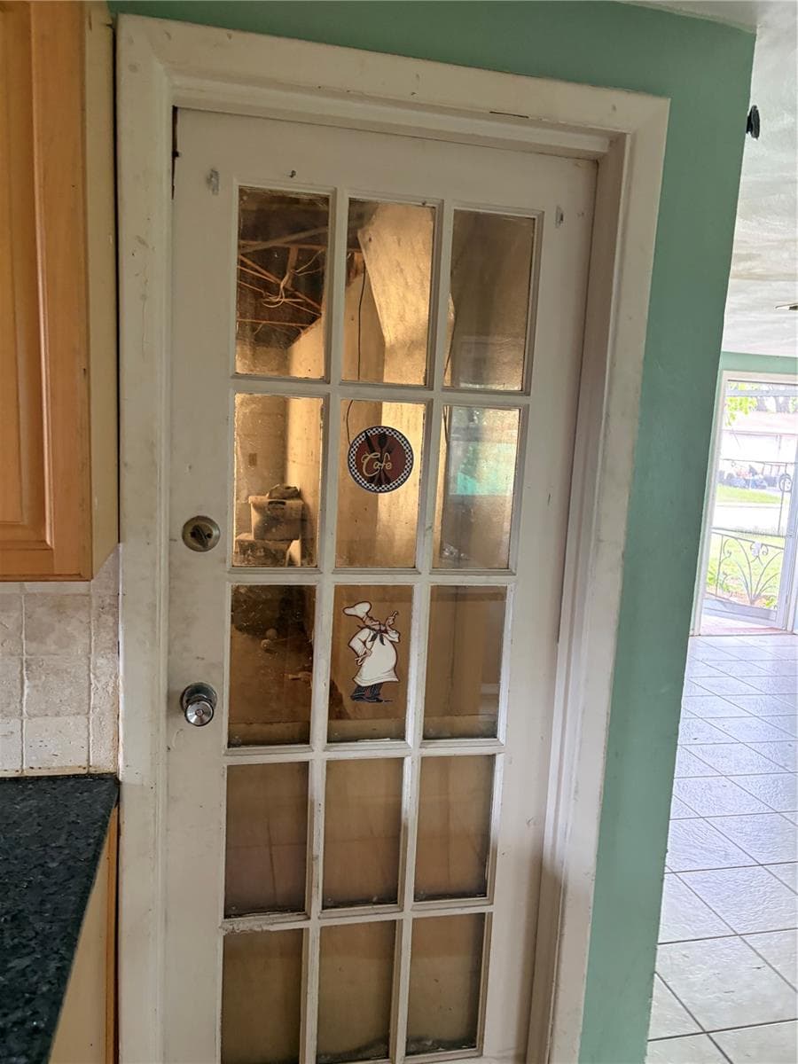 7230 WESTWIND DRIVE — photo 8 of 32