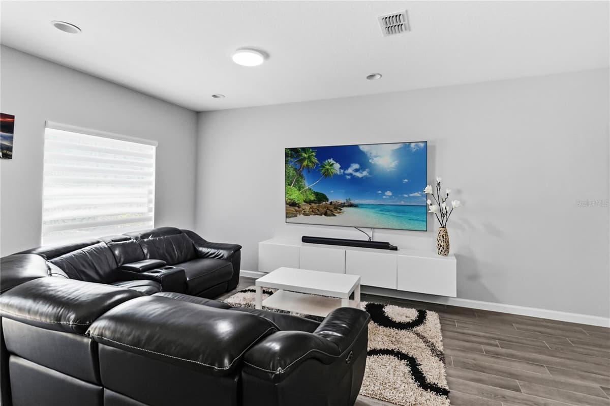 385 CAPE HONEYSUCKLE PLACE — photo 5 of 52